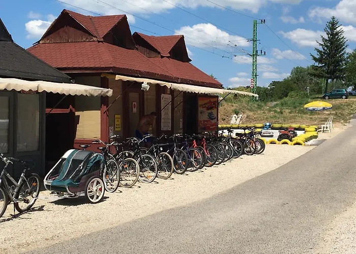 At Balaton Prázdninový dům *